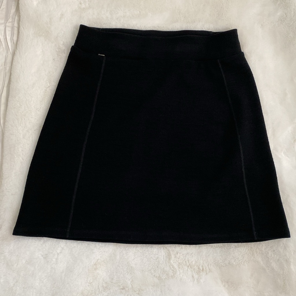 Ibex Black Skirt. 89% Wool, 7% Nylon, 4% Spandex. Size M. Made In Usa